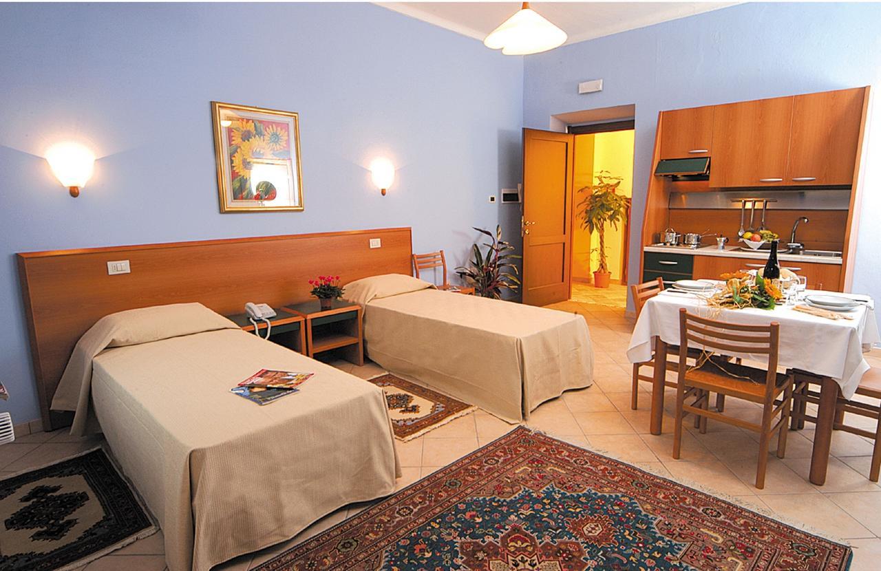 Casa Vacanze Provenzale Torre Pellice Rum bild
