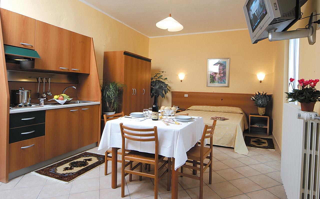 Casa Vacanze Provenzale Torre Pellice Rum bild